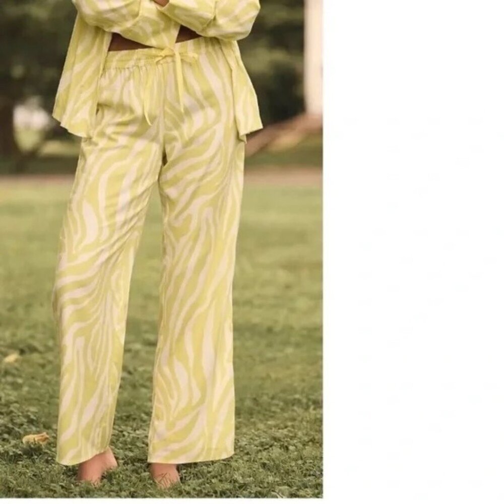NWT Anthropologie Wide Leg Zebra Print Flannel Pajama Bottoms Medium - Picture 4 of 4